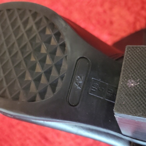 Stylish Black Leather Women's Boots - Picture 5 of 7